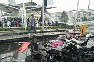 Nổ kép ở trung tâm mua sắm Thái Lan, 20 người bị thương