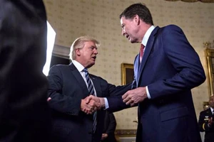 'Bữa tối định mệnh' giữa ông Trump và cựu giám đốc FBI