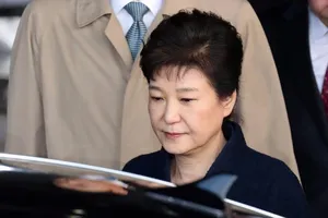 Bà Park Geun-hye từ chối xem TV, đọc báo trong tù