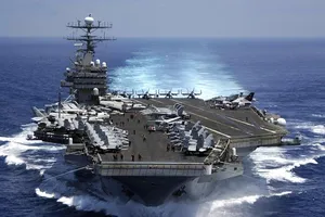 UAV của Iran áp sát 'nguy hiểm' tàu sân bay Mỹ