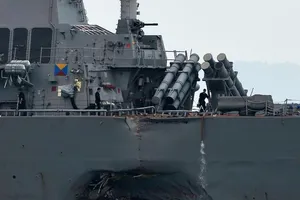 Mỹ 'đóng băng' hoạt động toàn bộ 7 hạm đội