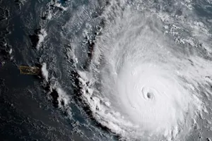 Siêu bão lịch sử Đại Tây Dương tiến về nước Mỹ