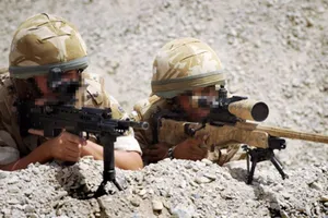 Lính bắn tỉa Anh diệt gọn 15 tay súng IS cách 1 km