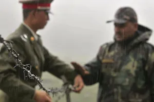 Trung Quốc tăng cường quân sự gần biên giới Ấn Độ