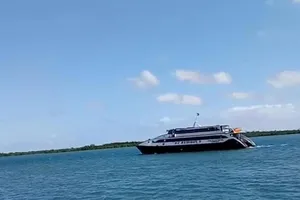 Phà Philippines chở 251 người chìm giữa biển