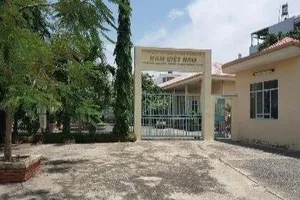 Trường học bỗng dưng bị chiếm