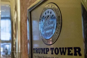 Cảnh sát tìm thấy ba lô đựng máy tính mật vụ Mỹ