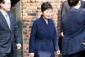 Bà Park Geun-hye xin lỗi công chúng trước thẩm vấn