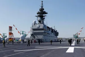 Lộ diện tàu sân bay mới đầy uy lực của Nhật Bản