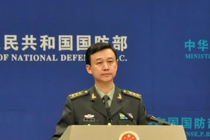 Trung Quốc lớn tiếng vụ chặn máy bay Mỹ ở biển Đông