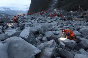 Lở đất kinh hoàng ở Trung Quốc: Đã tìm thấy 15 thi thể