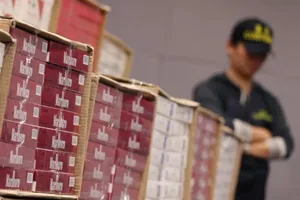 Băng đảng giả buôn lậu để lãnh thưởng khủng