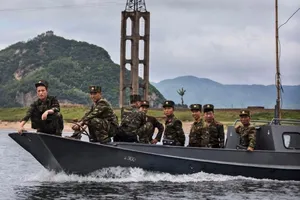 Báo Mỹ: TQ bất ngờ tăng phòng thủ biên giới Triều Tiên