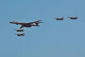 Máy bay Mỹ-Nhật-Hàn phóng tên lửa thị uy Bình Nhưỡng