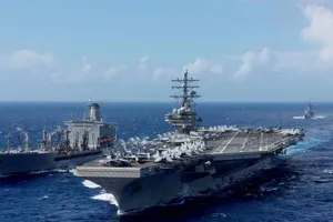 Máy bay hải quân Mỹ chở 11 người rơi ở Thái Bình Dương