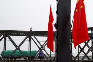 Trung Quốc bất ngờ đóng cầu biên giới với Triều Tiên