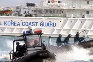 Tàu Hàn Quốc bắn 249 phát đạn, đuổi tàu cá Trung Quốc