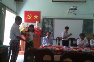 Phục chức hiệu trưởng cho cô giáo bị kỷ luật sai