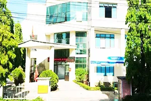 Bắt tạm giam kẻ múa dao ở nhà cán bộ