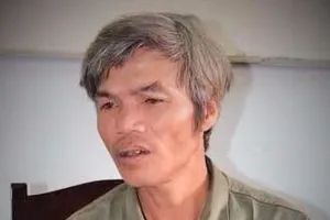 Dừng tiêm thuốc độc vì tử tù khai án mới