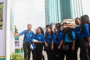 Triển lãm ảnh kỷ niệm 72 năm CMT8 và Quốc khánh 2-9