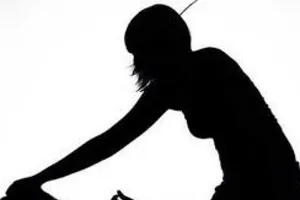 Chị chồng cắn đứt lưỡi em dâu