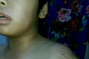 Bé 9 tuổi bị mẹ đánh nhập viện vì đọc kinh không thuộc