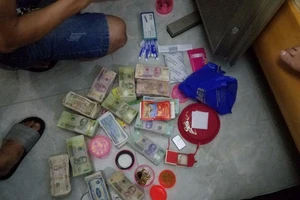 Phá tụ điểm ma túy lớn gắn camera quanh nhà