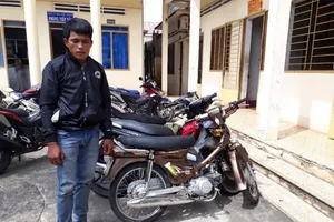 Bắt kẻ giật dây chuyền, đạp ngã 2 mẹ con ở Đồng Nai