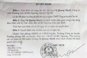 Đình chỉ công an viên để súng nổ găm đạn vào bạn nhậu