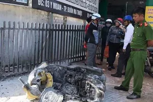 Đốt xe của vợ cũ sau cuộc tranh cãi