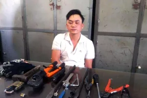 Kẻ trộm đám cưới với đồ nghề khủng