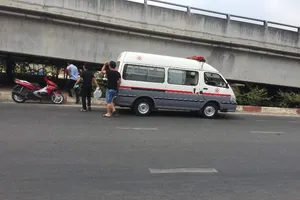 Cụ ông vô gia cư gục chết dưới dạ cầu Bình Lợi