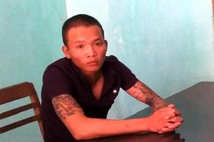 Bị bắt vì nhận tiền bảo kê cho người buôn dưa