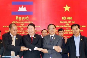 TAND Bình Phước giao lưu với tòa án 3 tỉnh Campuchia