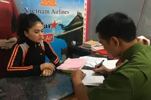 Bắt giữ gần 5 kg đồ trang sức làm từ ngà voi