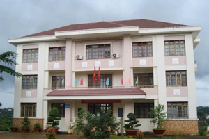 Cảnh cáo Phó ban Thường trực Ban Dân vận Tỉnh ủy Đắk Nông 