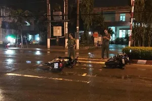 Xe máy tông nhau ở Thủ Dầu Một, 1 phụ nữ trọng thương
