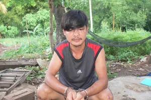 Dùng gác xép làm nơi chế tạo súng để bán