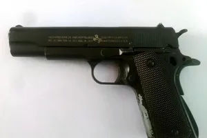 Công an xác định người nổ súng trúng xe chở học sinh