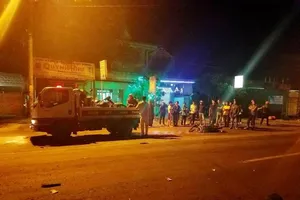 2 xe máy tông trực diện, 5 người thương vong