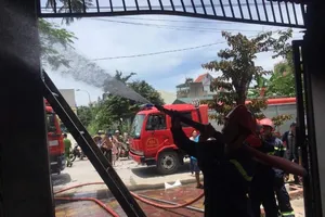 Quảng Ninh: Xưởng cơ khí bị 'bà hỏa' tấn công