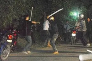 Can ngăn cãi nhau, anh em chủ quán nhậu bị chém