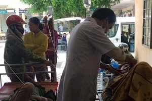 Tai nạn kinh hoàng: 22 người trên xe công nông thương vong