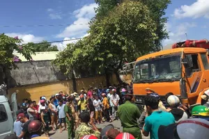 1 người bị xe tải kéo lê hơn 20 m ở Củ Chi