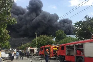 Cháy dữ dội tại KCN Nhị Xuân, huyện Hóc Môn