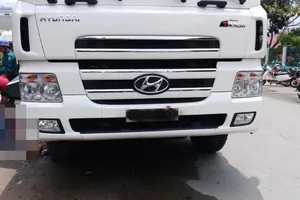 Bé 9 tuổi bị xe ben cán tử vong