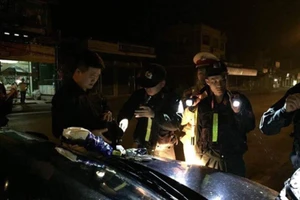 Nhậu xỉn, dựng xe bên đường rồi về nhà ngủ