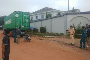 Thương tâm: Bé trai 1 tuổi bị xe đầu kéo cán tử vong 