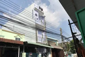 Nam thanh niên chết lõa thể trong nhà ở Bình Dương